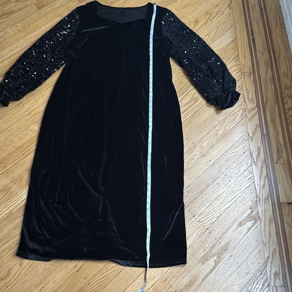 SHEIN Curve Black Velvet Dress with Sequin Balloon Sleeves Women’s 4XL - Picture 4 of 9